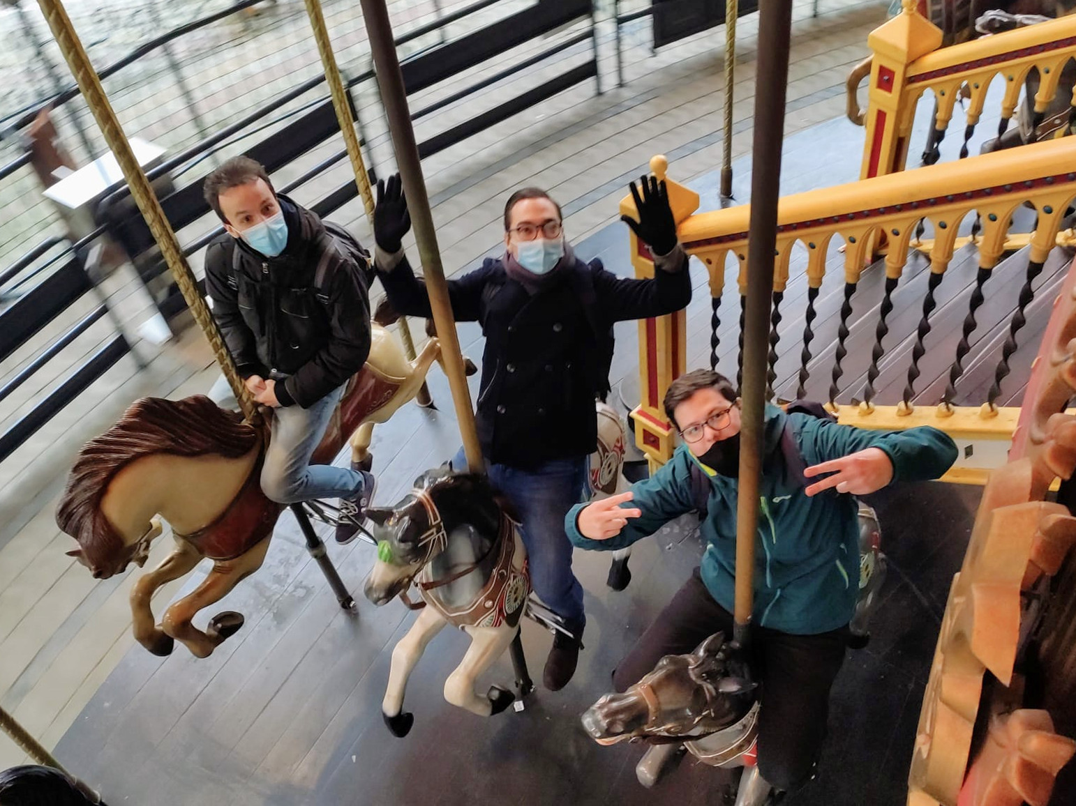 Foto di alcuni dipendenti moku a Gardaland.